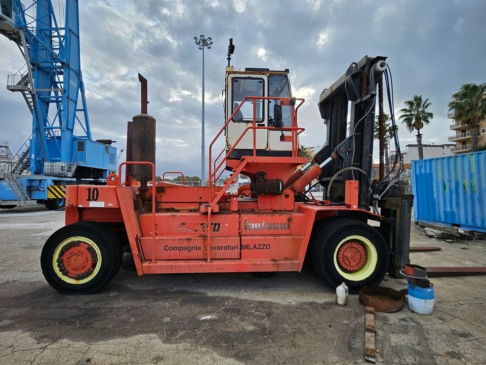 jtc fork lift carrello elevatore 25 tons machine tool macchinario usato5