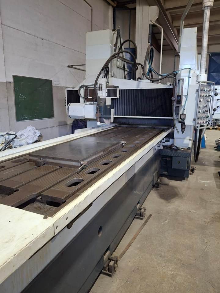 jtcSurface grinder Favretto TS 300 rettificatrice used machine tool macchinario usato3