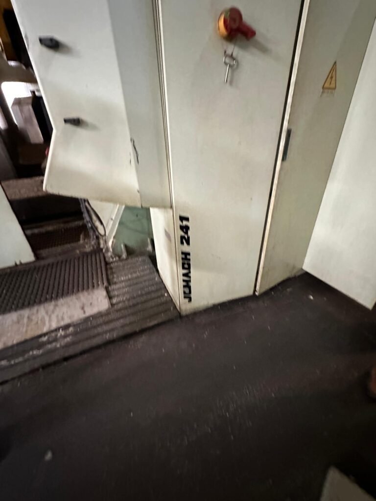 VMC JOBS JO MACH 241:5 machine tool macchinario commercio vendita 4