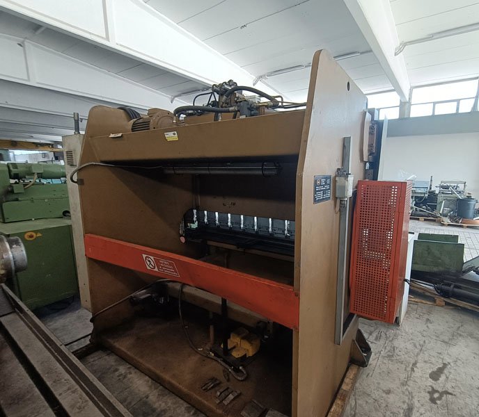 Pressbrake SOMO JTCsrl used machine tools1